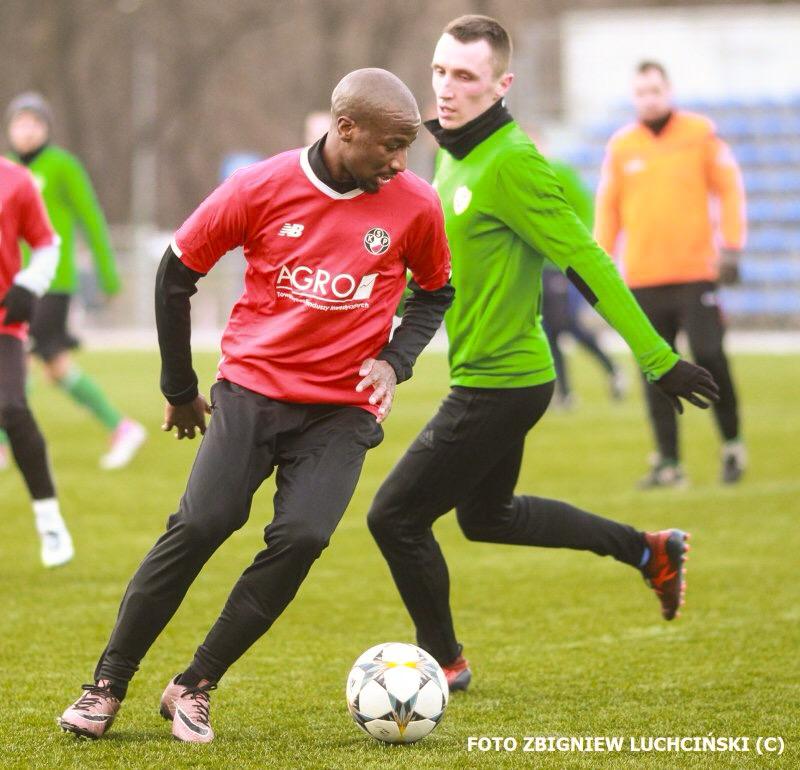 Entrenador compitiendo con el Polonia Warszawa